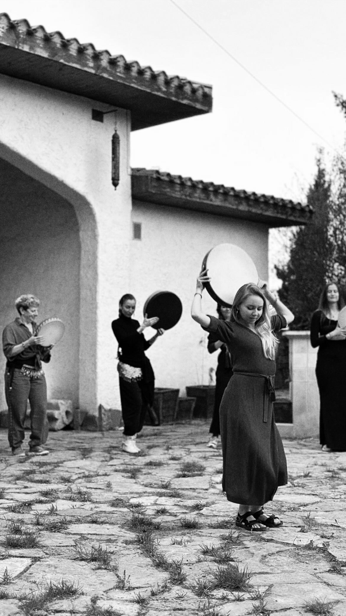 Carina Clavijo Dance. Cari Clavijo | dancer | artist