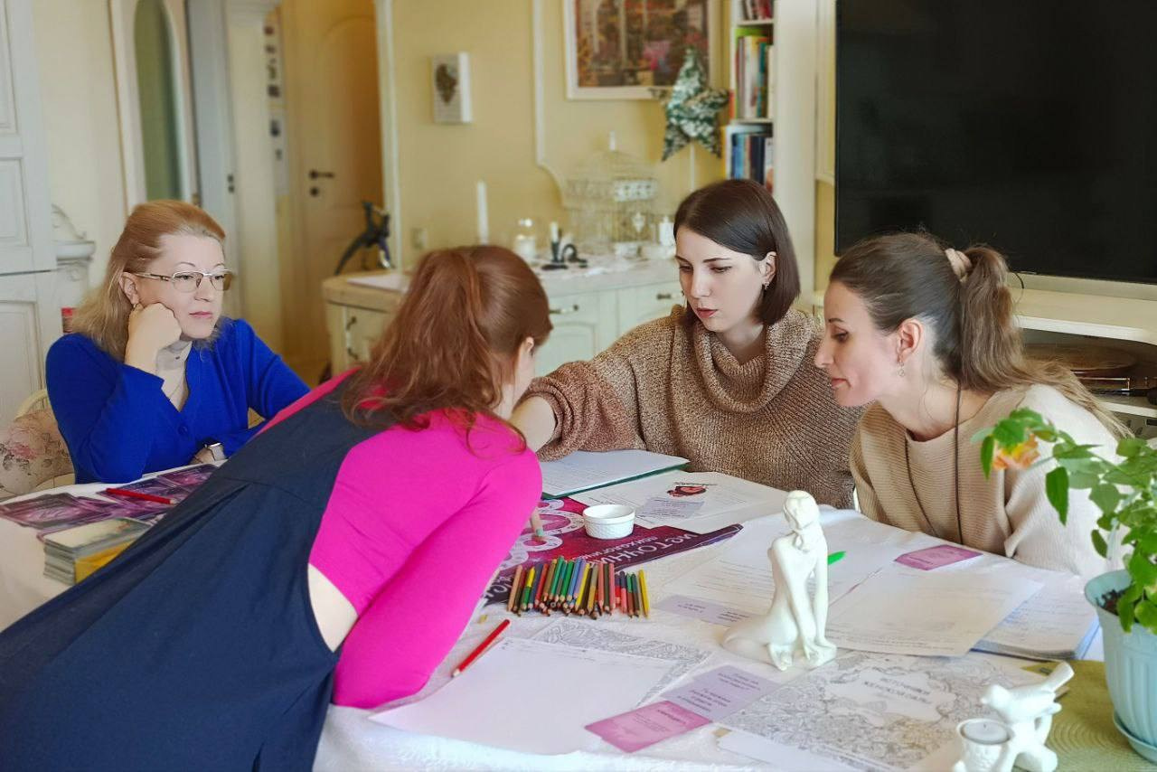 «В КРУГУ» Психологические тренинги в Санкт-Петербурге в живом формате