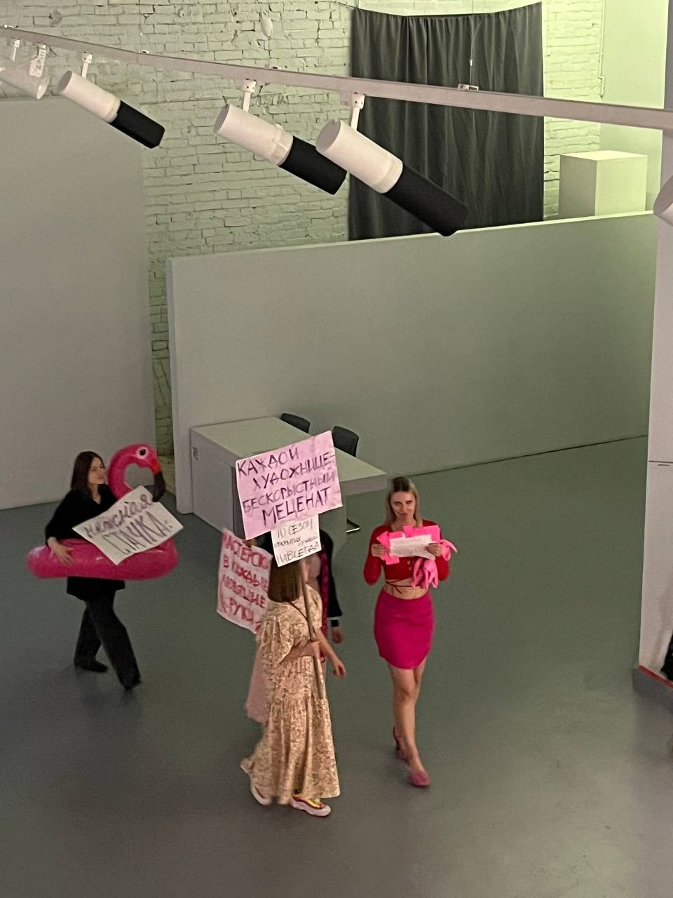 «Нежная стачка» — перформанс в Центре современного искусства Винзавод, 28 мая. Ольга Михальчук, художница и фотограф