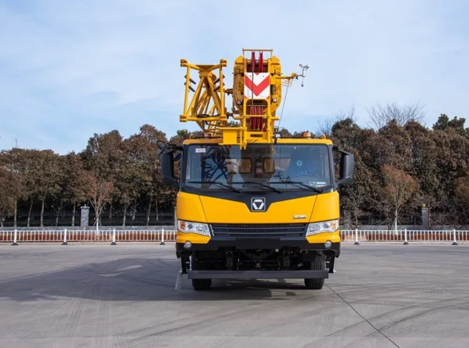 Автокран XCMG XCT20 S. Продажа надежной спецтехники от компании СТИ в г. Новосибирск