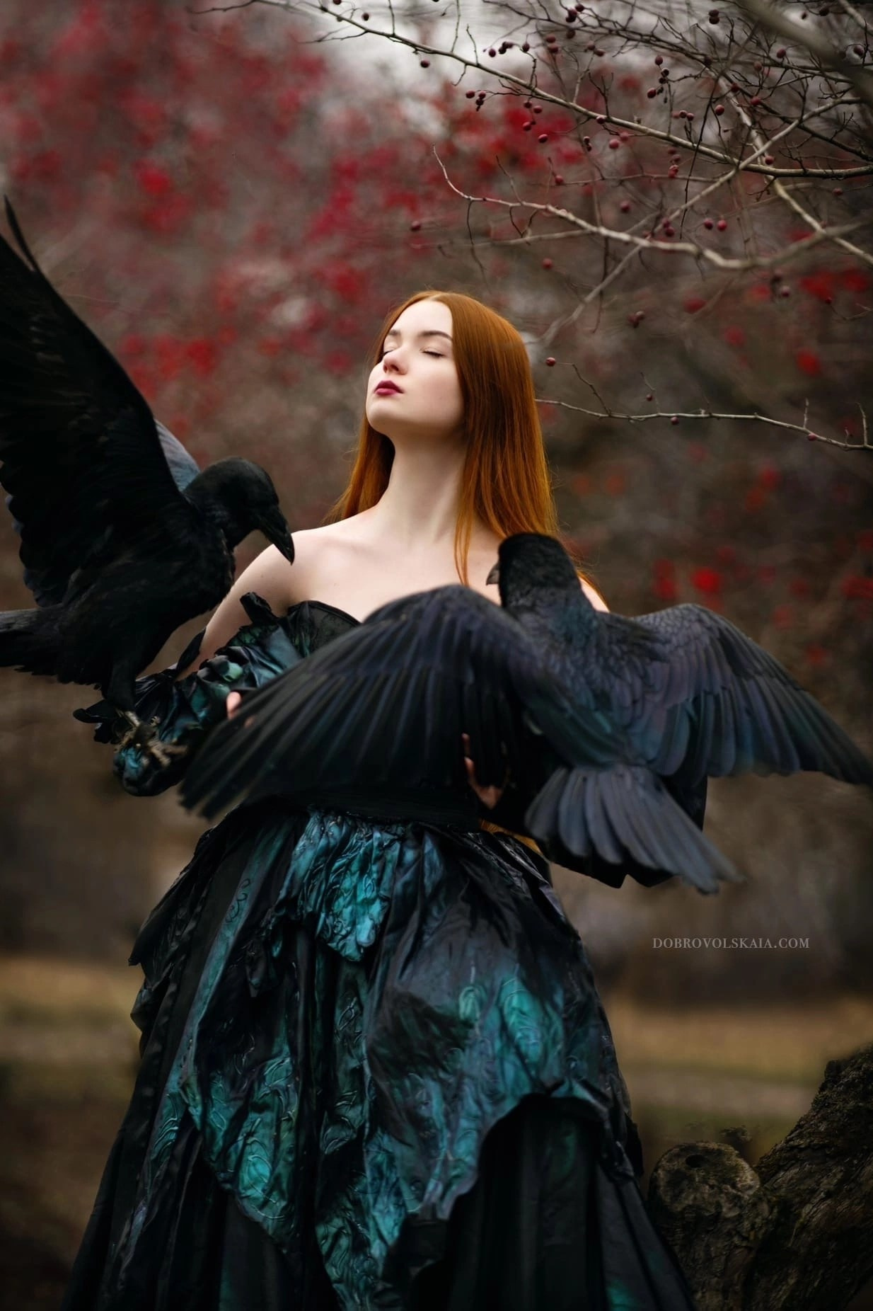 Воронье крыло. Русские народные костюмы в Москве