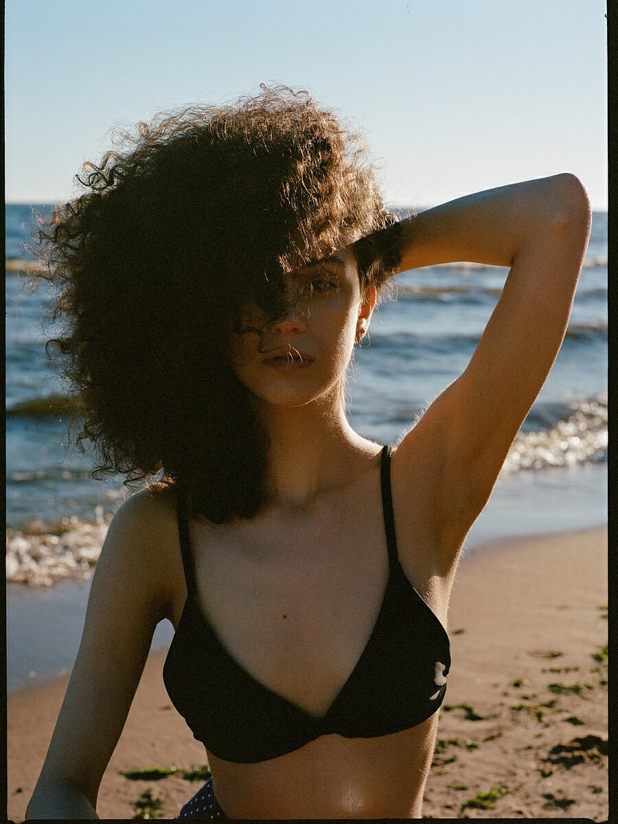 Фотосессия Siia в студии и на пляже — съёмка на цифру и плёнку. Свадебный фотограф Дмитрий Родионов — Санкт-Петербург и Ленинградская область