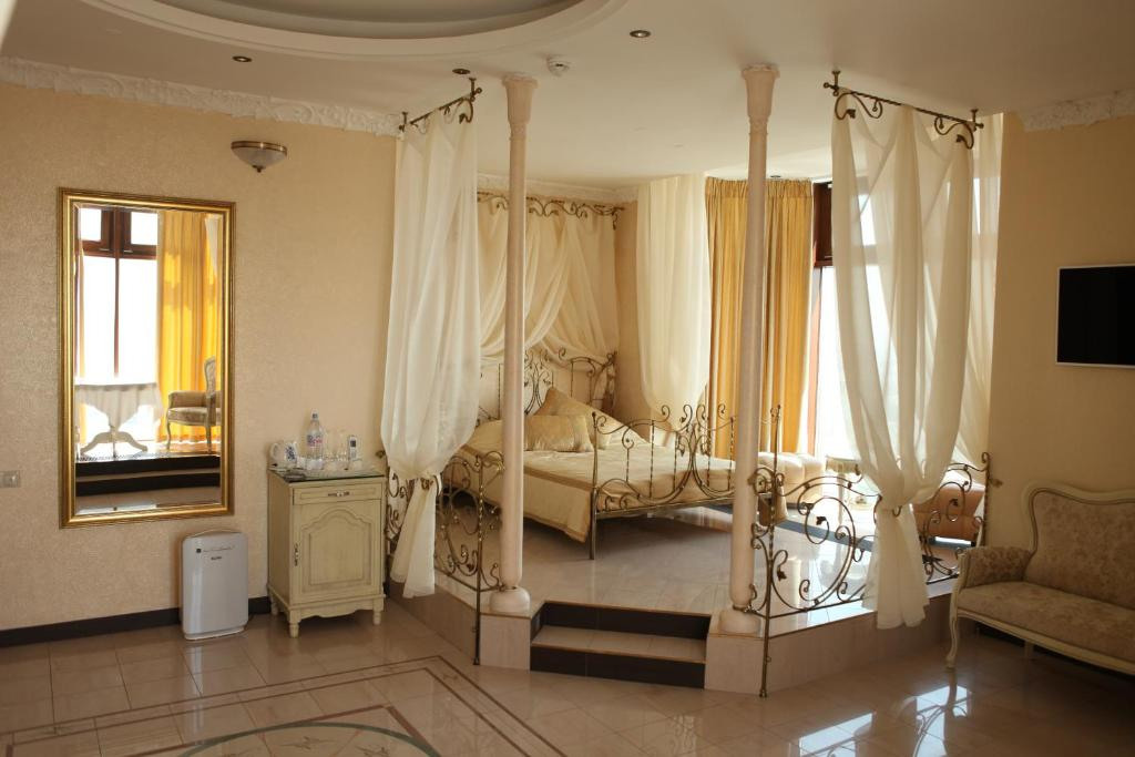 Лучшие отели для свадебного утра в Москве. Свадебный видеограф в Москве Никонова Анна