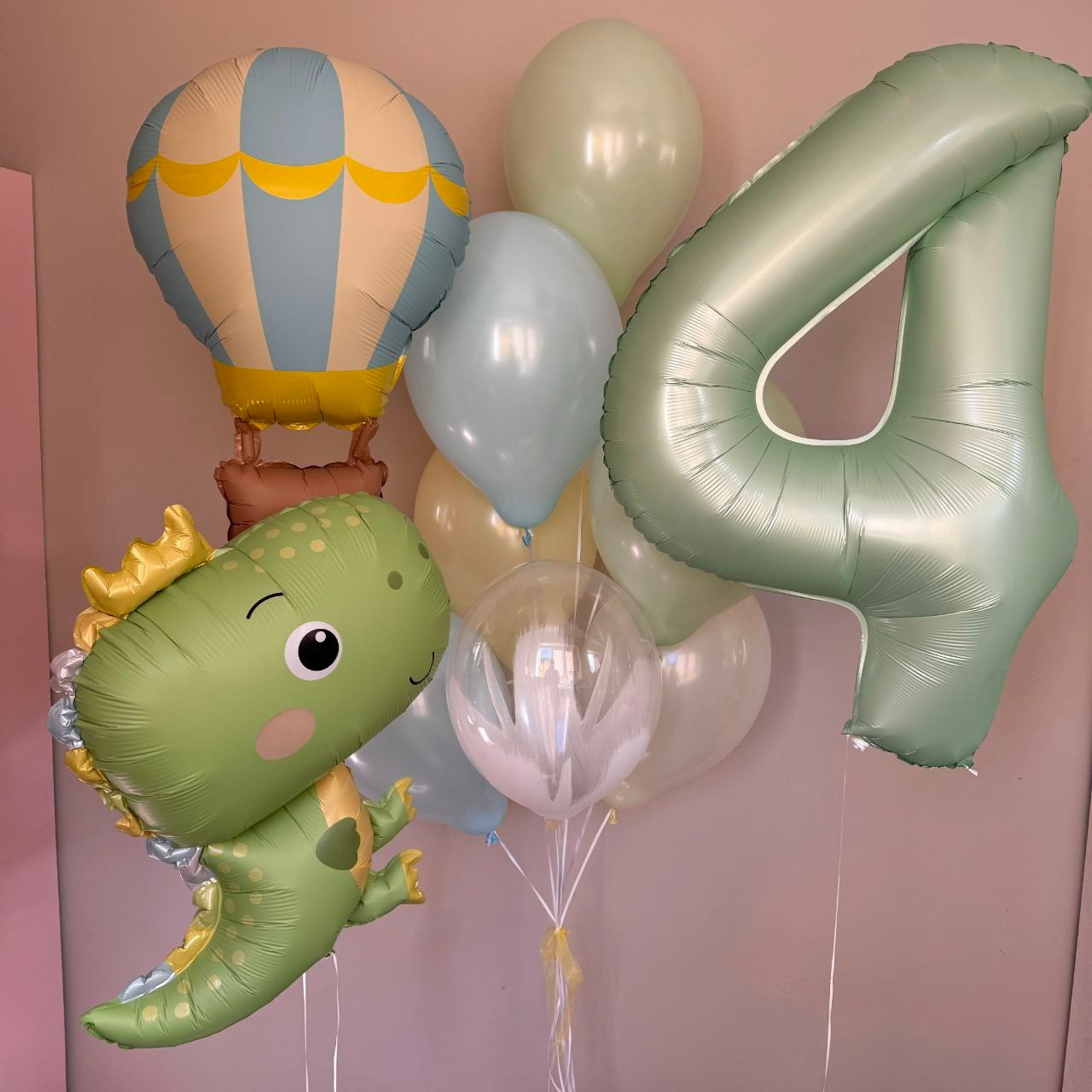 Dostava balona Novi Sad Dostava balona Beograd. Шары с гелием, фотозоны Нови Сад Белград. Balone i dekoracije od balona Novi Sad Beograd