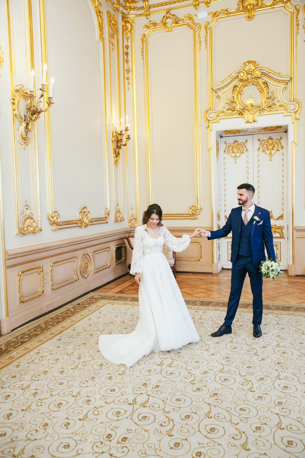 Свадебная прогулка в СПб, фотограф Денис Шмигирилов. Фотограф крещение венчание в Петербурге! Помогает подобрать храм и посоветовал душевного батюшку в СПб