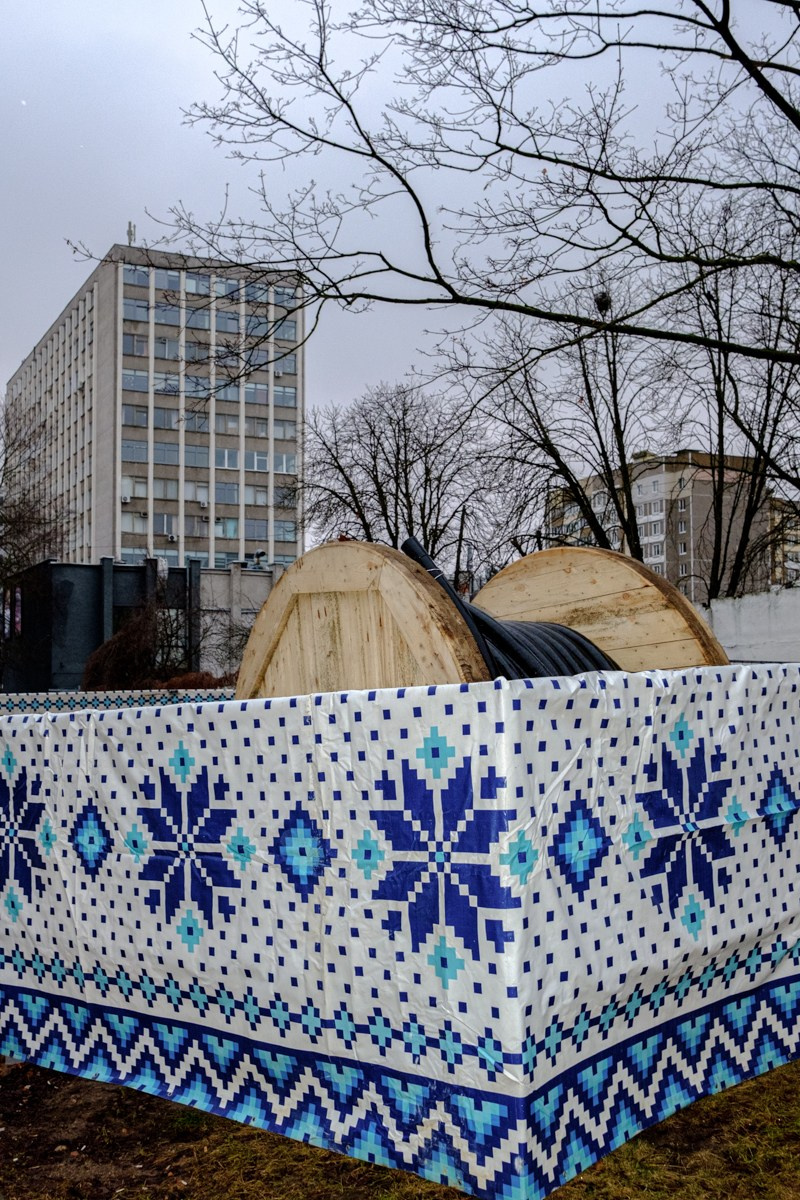 How to eat at night (ongoing). Photographer, Documentary and Art