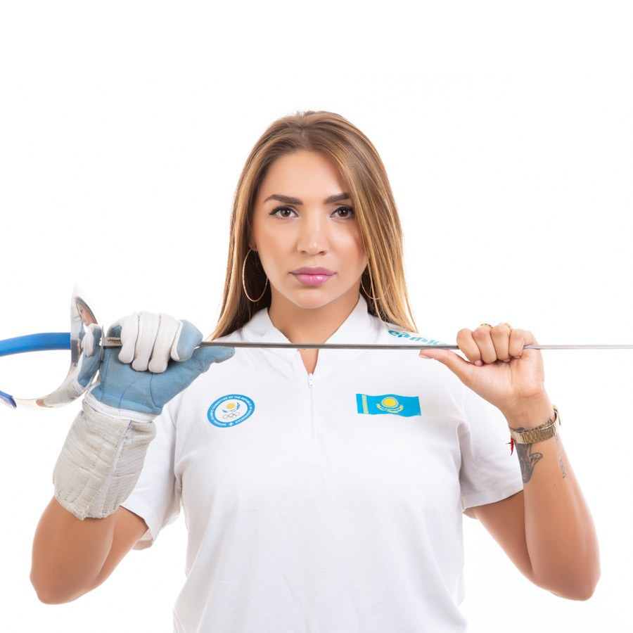 Деловой (бизнес) портрет. Фотостудия Алматы. Фотосъемка Алматы. Фотосессия Алматы. Фотокурсы. Обучение фотографии. Аренда студии