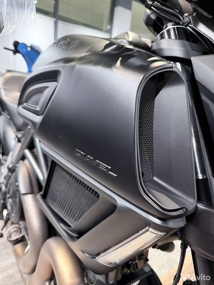 Купить 2015 Ducati Diavel (Dark Stealth) — подробнее на сайте. Hello Davidson, Москва. Только хорошие мотоциклы…