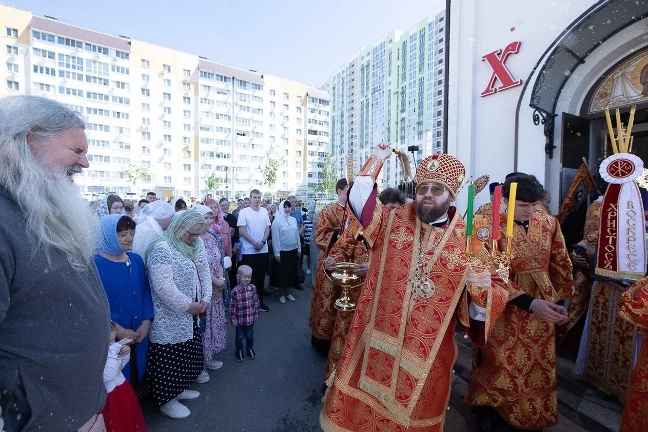 МИТРОПОЛИТ ИГНАТИЙ СОВЕРШИЛ БОЖЕСТВЕННУЮ ЛИТУРГИЮ В ХРАМЕ НЕРУКОТВОРНОГО ОБРАЗА СПАСИТЕЛЯ Г. САРАТОВА. Саратовское Северо-Западное благочиние