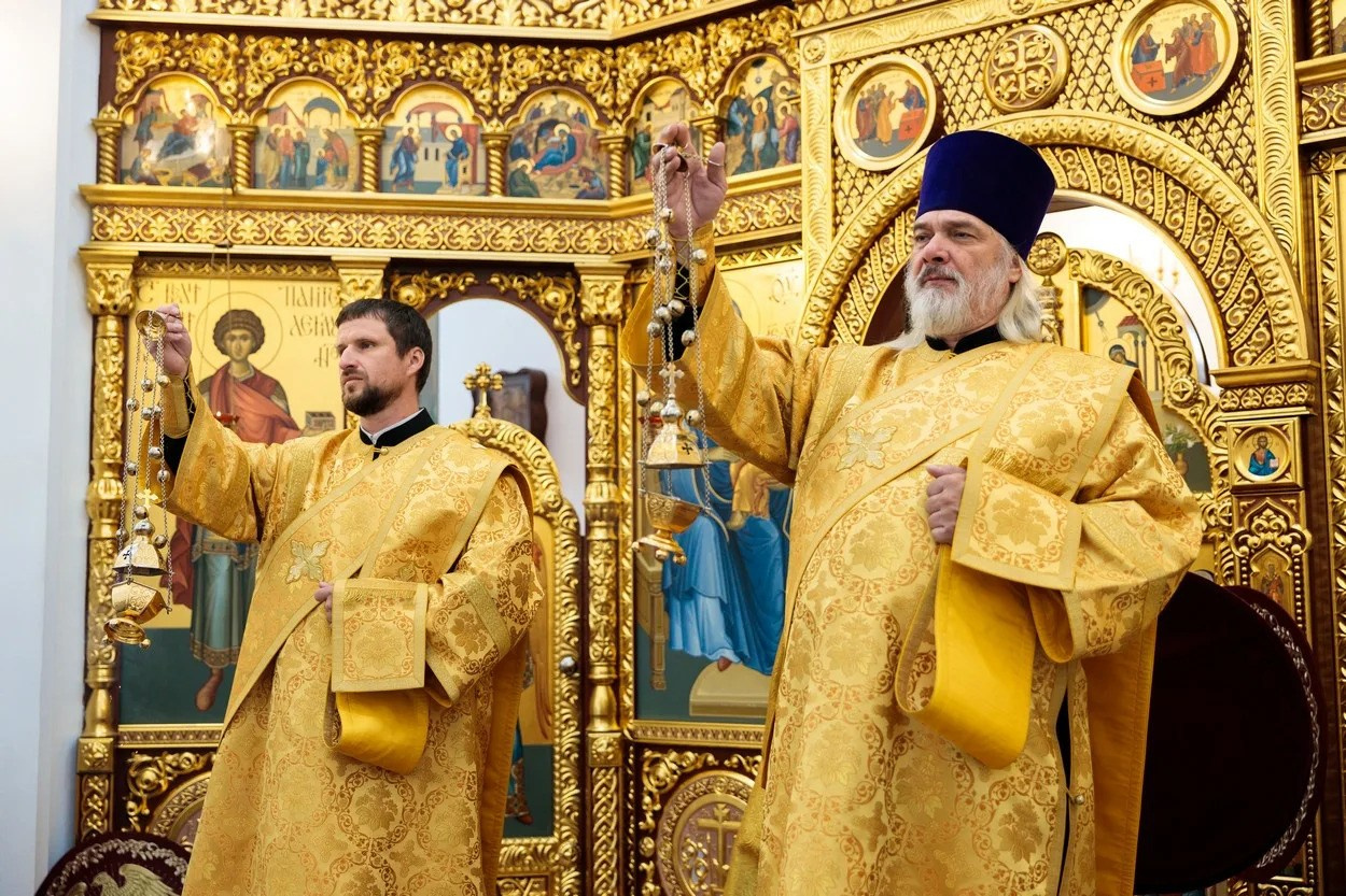 МИТРОПОЛИТ ИГНАТИЙ СОВЕРШИЛ БОЖЕСТВЕННУЮ ЛИТУРГИЮ В ХРАМЕ СВЯТОГО ВЕЛИКОМУЧЕНИКА ГЕОРГИЯ ПОБЕДОНОСЦА. Саратовское Северо-Западное благочиние