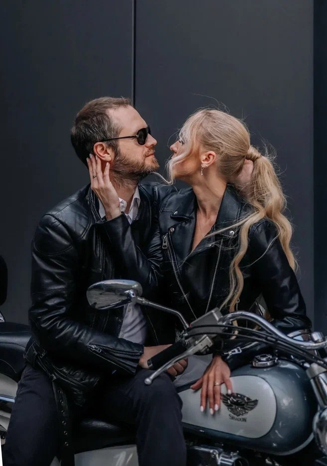 Свадебный фотограф Александра Мяскова