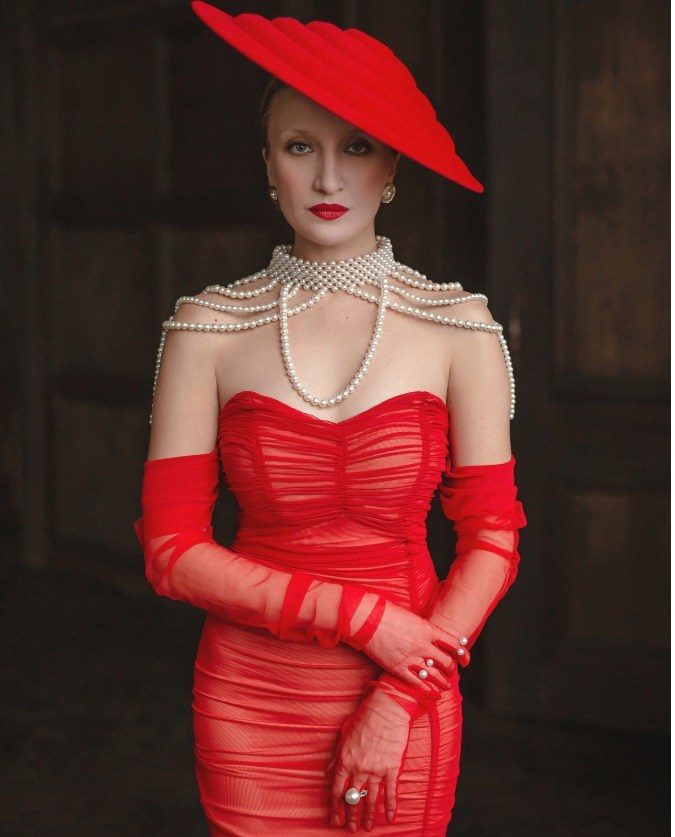 НОВЫЕ СЪЕМКИ В СТУДИИ — ОНА (ПЛАН)