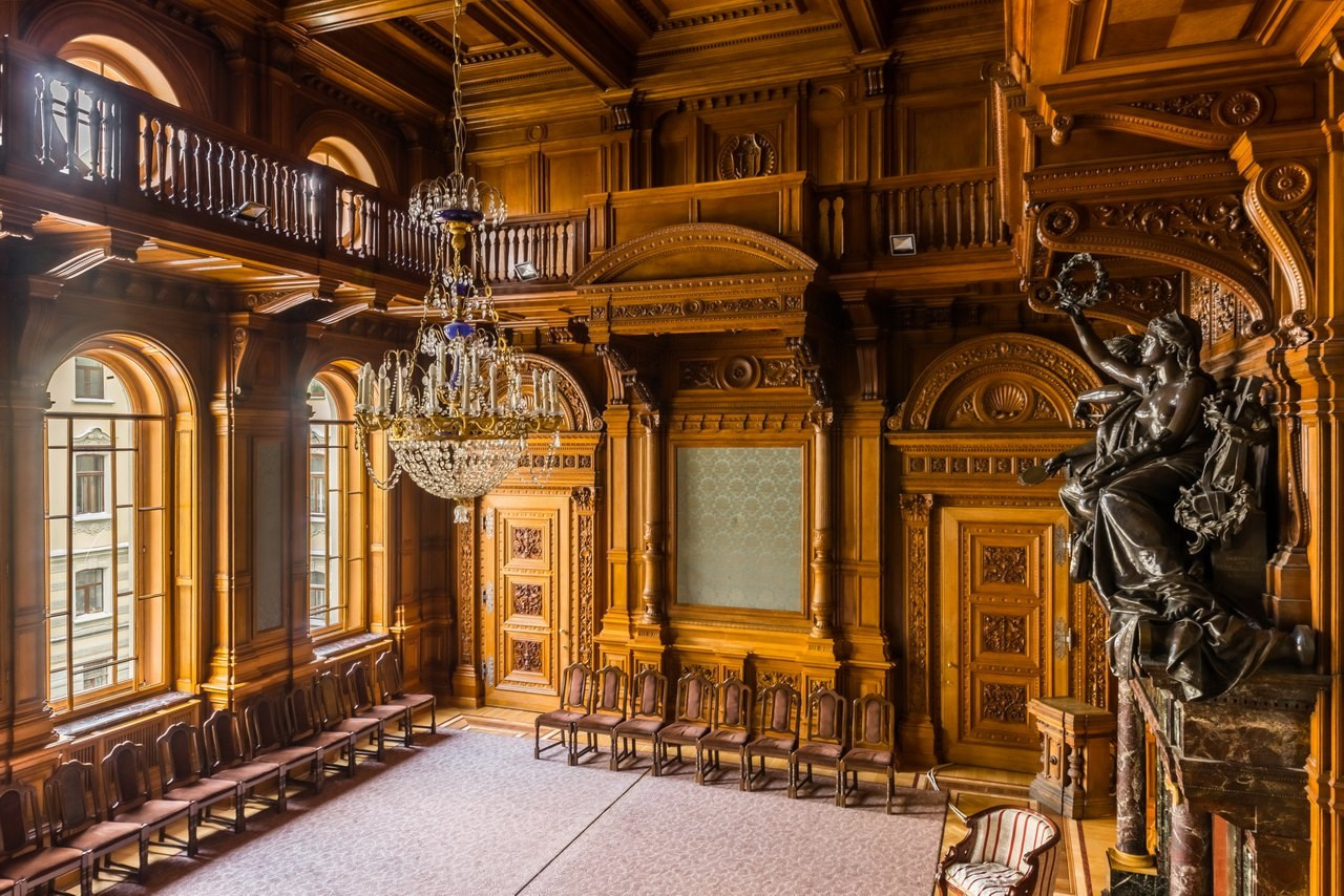 Локации в Питере под крышей