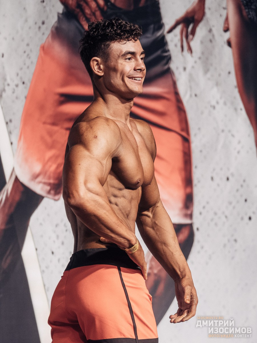 Соревнование по бодибилдингу