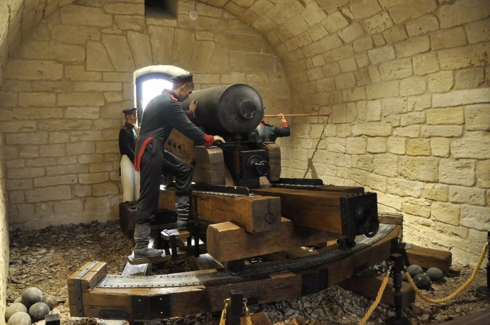 Музеи Севастополя, что посмотреть в Севастополе, экскурсии по Севастополю. Профессиональная фотосъемка в Крыму. Натуральные эмоции и живые кадры. Забронируйте дату прямо сейчас!