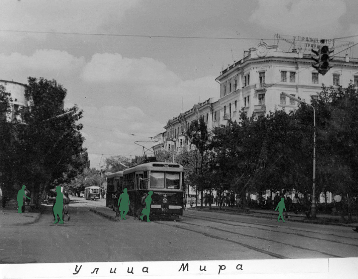 Коллаж на основе архивных фото города Грозного