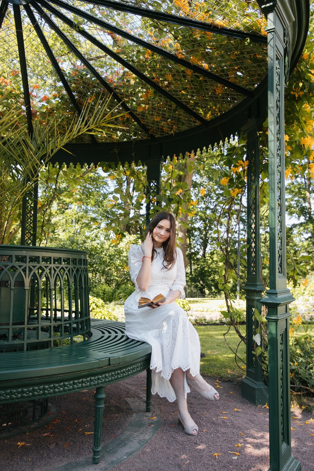 Лавстори в Петергофе, где прогуляться Петергоф, свадьба в Петергофе, как записаться в загс Петергоф, красивые места для свадьбы, фотограф на свадьбу, свадебный фотограф в Петергофе, прогулка,