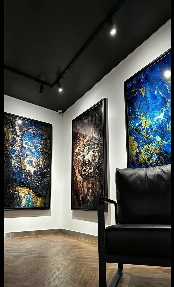 О галерее VXN. Картины о красоте, культурных ценностях и традициях Казахстана