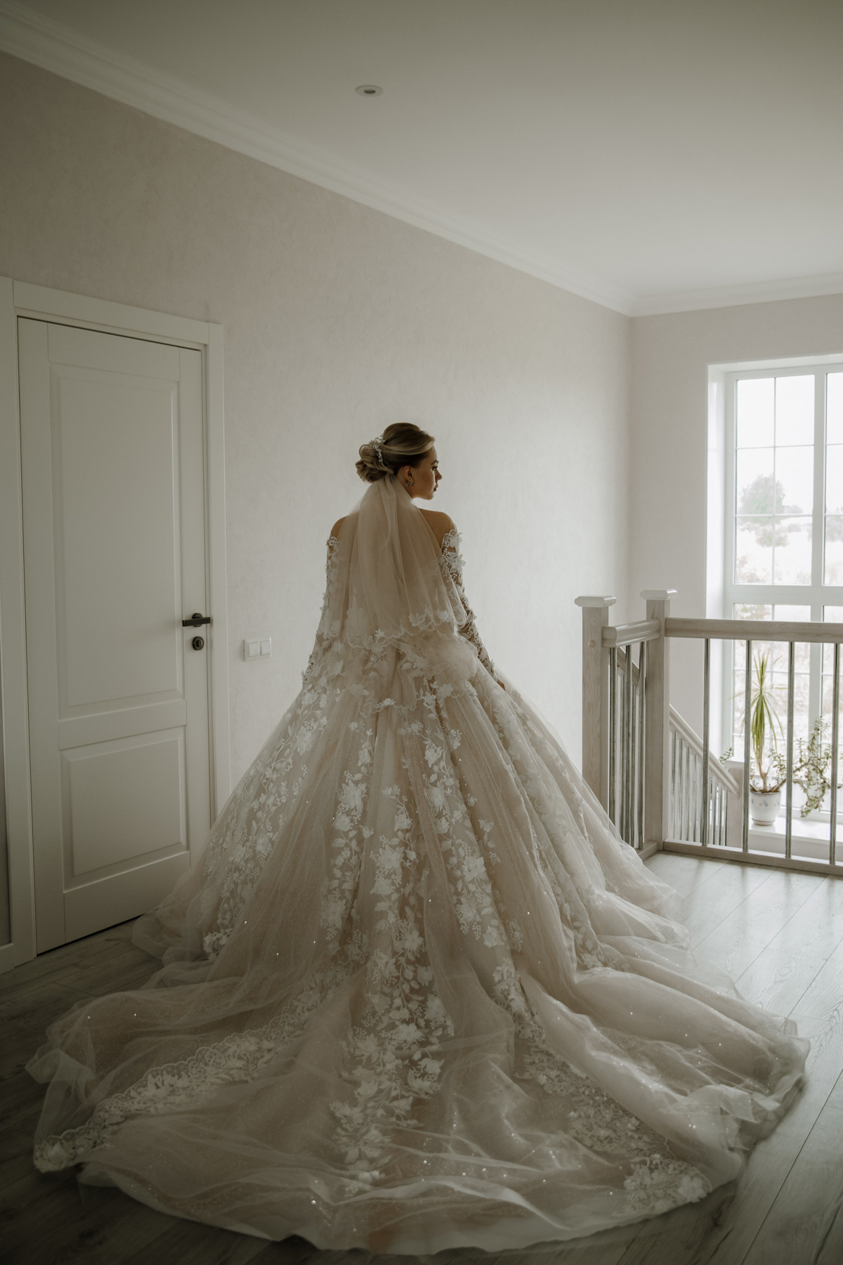 Свадебный видеооператор Владимир Таирян. Портретный и свадебный фотограф Алла Карени Москва