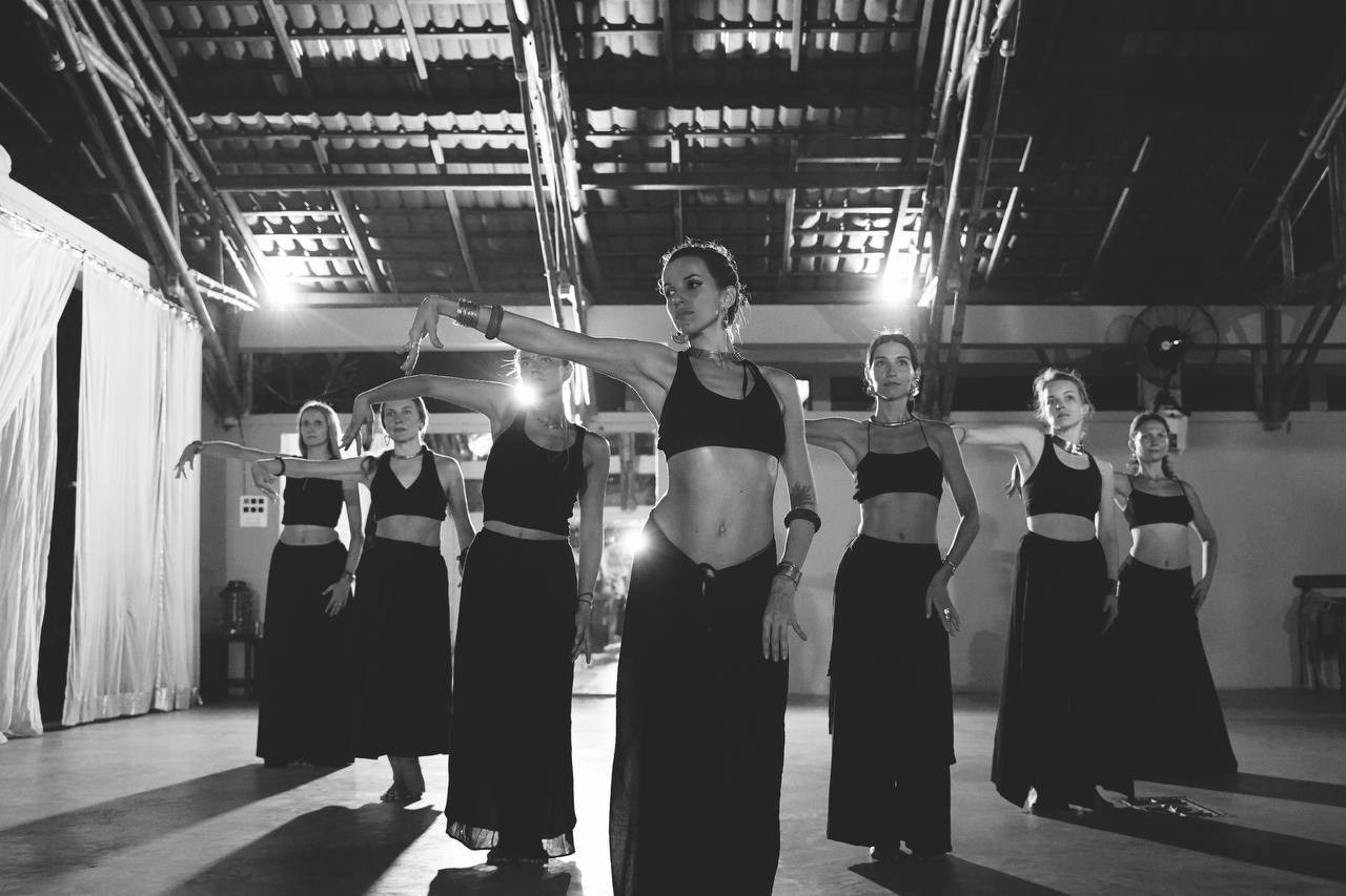 Carina Clavijo Dance. Cari Clavijo | dancer | artist