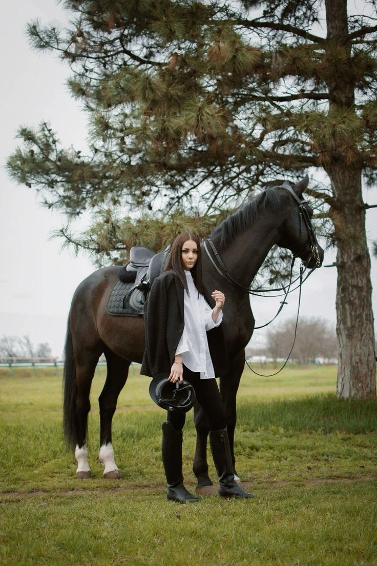 Конная Фотосессия с Конкурной Лошадью в стиле «Английский шик аристократии». Victoria Radjevna Репортажный Фотограф — Видеограф Москва • Санкт-Петербург