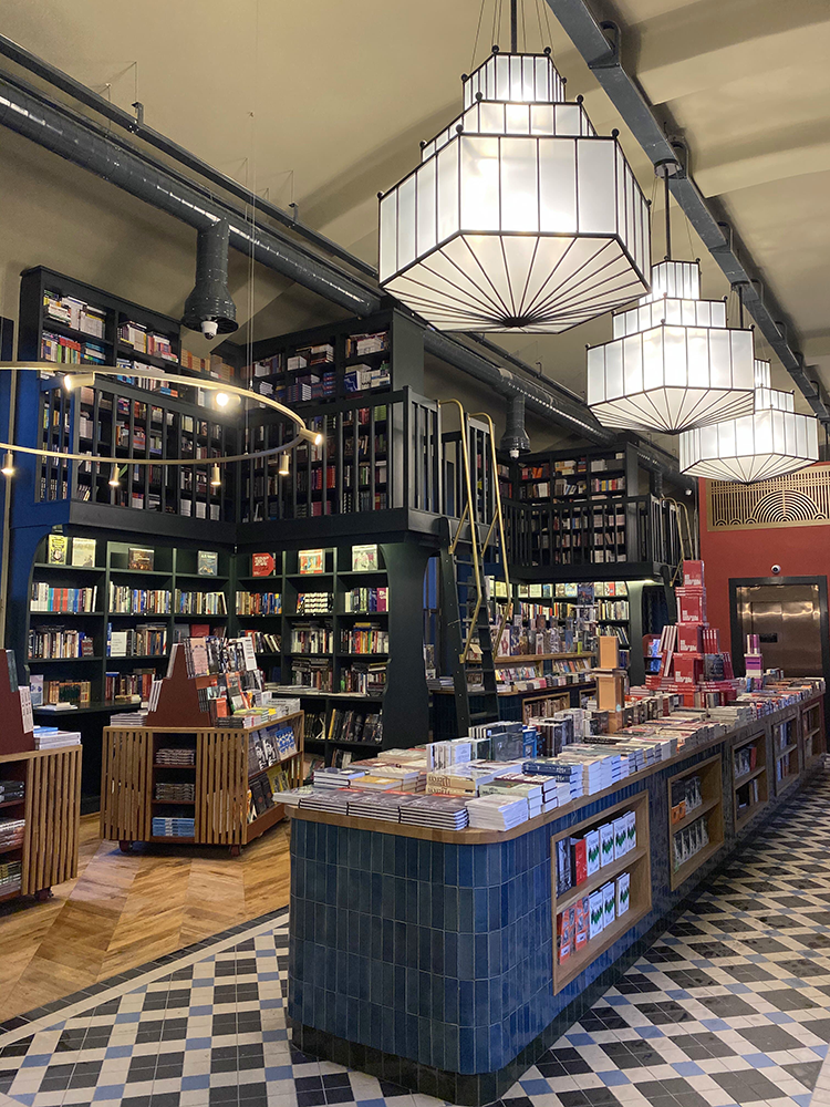 Локации в Питере под крышей