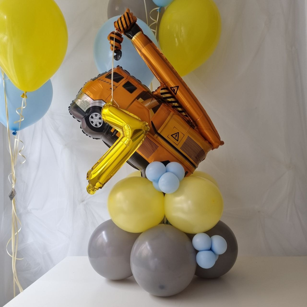 Композиции напольные. Шары с гелием, фотозоны Нови Сад Белград. Balone i dekoracije od balona Novi Sad Beograd