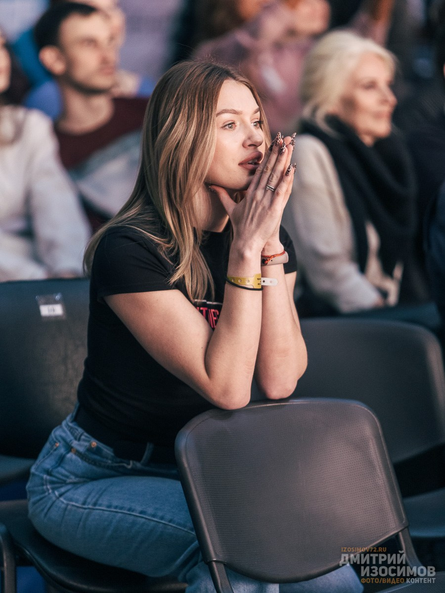 Соревнование по бодибилдингу