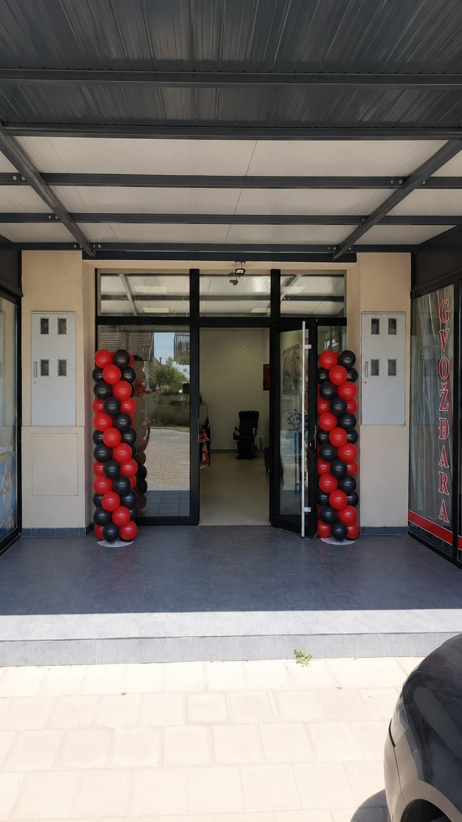 Baloni sa helijimom. Dekoracije balone. Dostava balone. Grad Novi Sad. Balloons and decorations in Serbia. Delivery 24/7