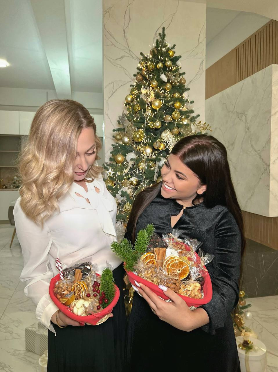 Контент-съёмка для набора подарков из орехов для мп. Софья Даниленко SMM агентство для экспертов, личных брендов и бизнесов