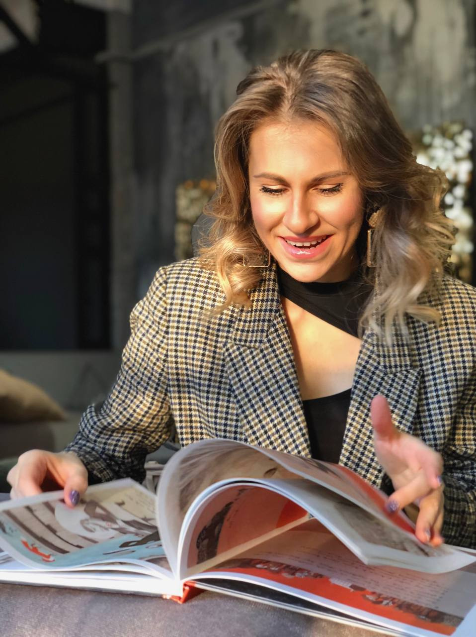 Контент-съёмка для специалиста по визуальным культурам. Софья Даниленко SMM агентство для экспертов, личных брендов и бизнесов