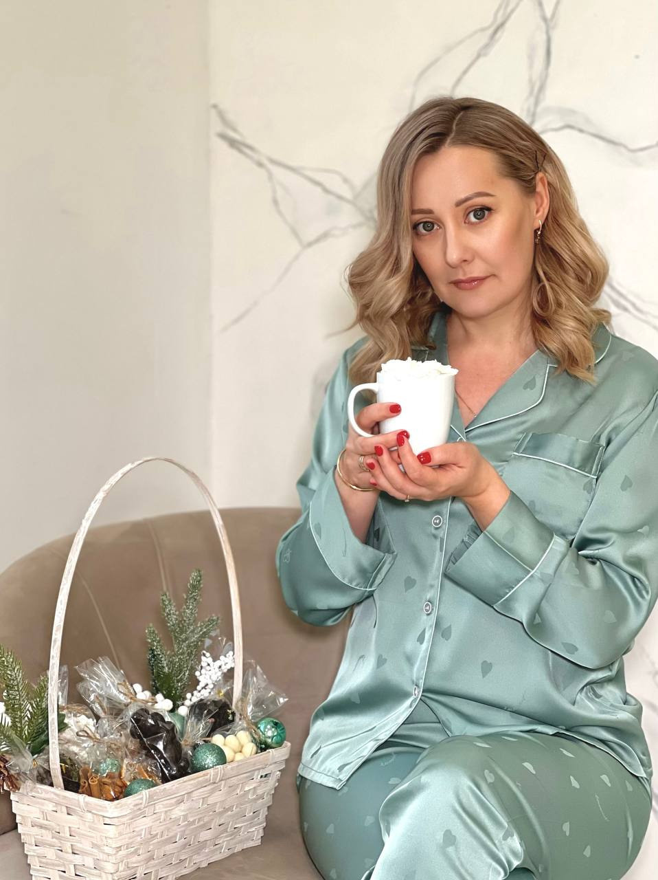 Контент-съёмка для набора подарков из орехов для мп. Софья Даниленко SMM агентство для экспертов, личных брендов и бизнесов