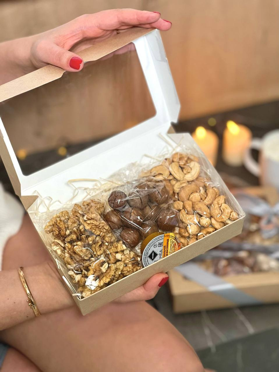Контент-съёмка для набора подарков из орехов для мп. Софья Даниленко SMM агентство для экспертов, личных брендов и бизнесов