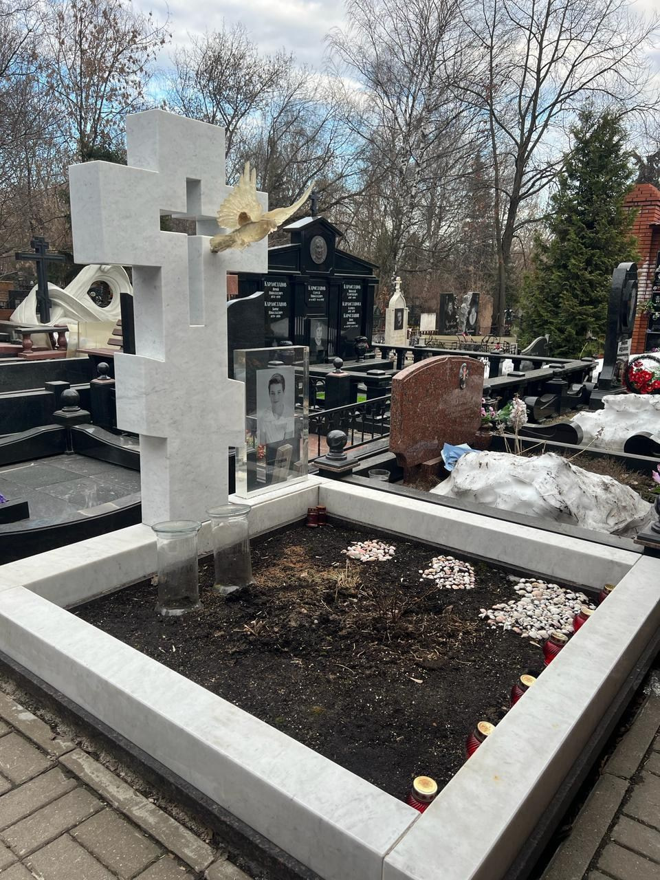 Реальные фото работ. Изготовление и установка памятников в Москве и МО