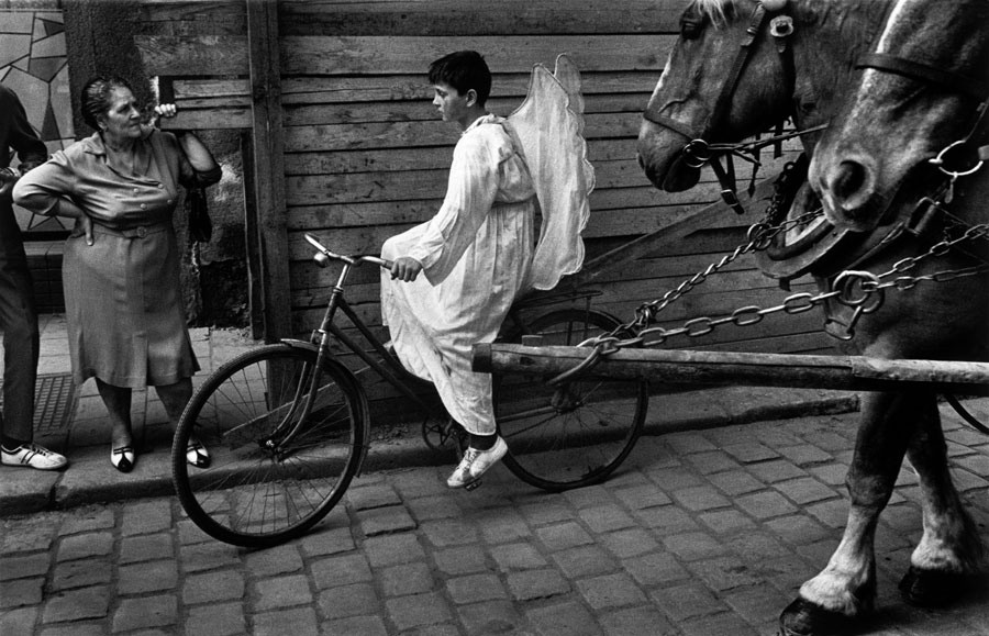 The artist’s approach. Artist Maria Ansh