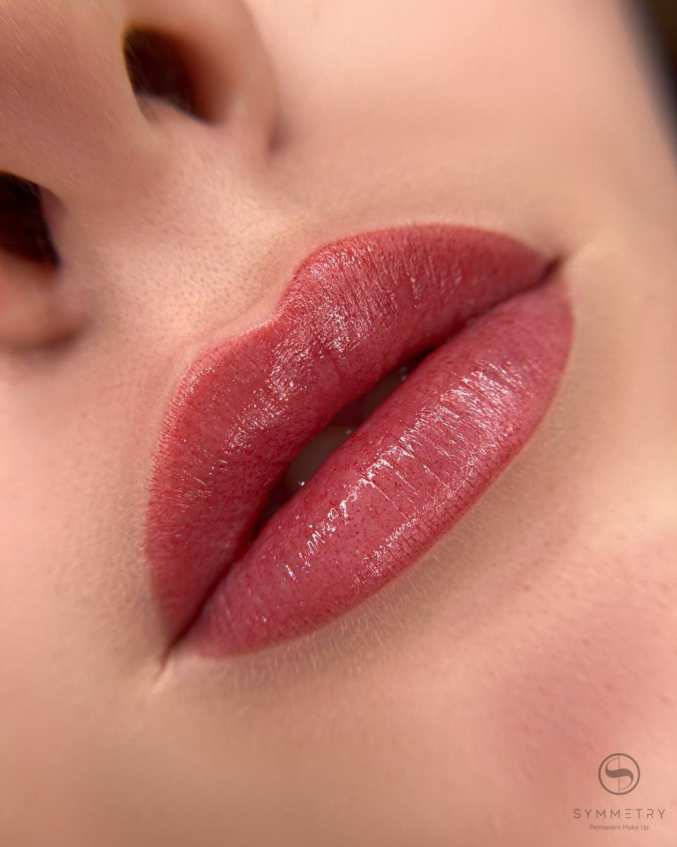 Нафиса. Студия перманентного макияжа, косметологии и массажа SYMMETRY в Москве, м. Киевская