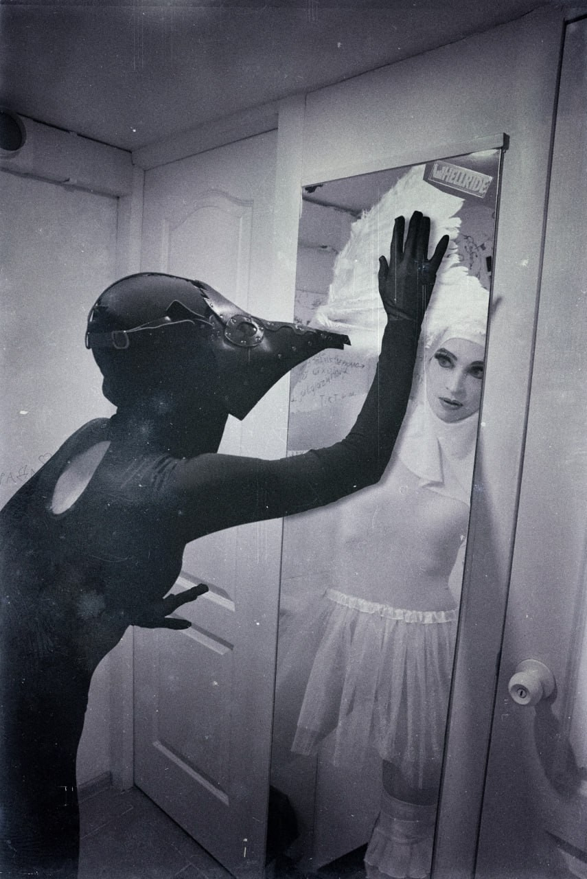 ABOUT / CONTACT. Yulia Yurchevskaya | Art Director & Visual Visionary