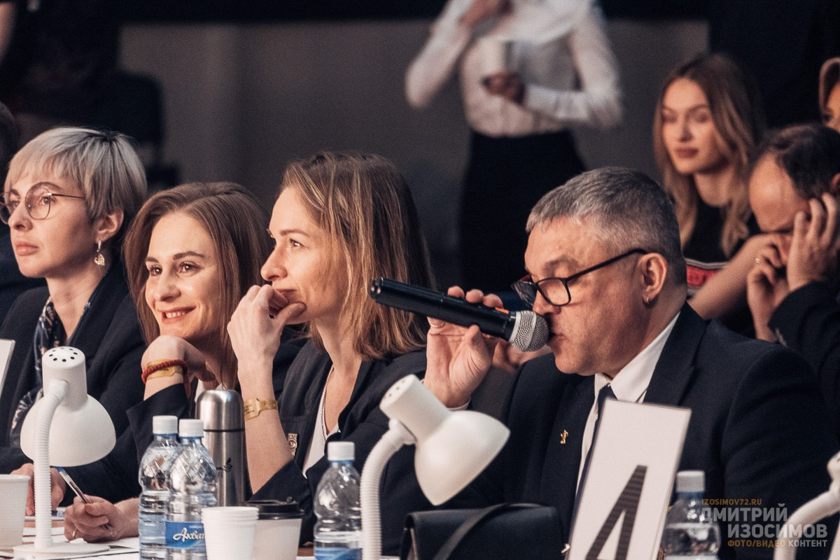 Соревнование по бодибилдингу