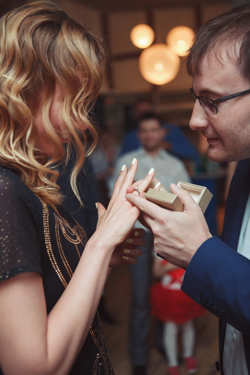 Ведущий + диджей + 1 из 8 моих услуг в подарок!