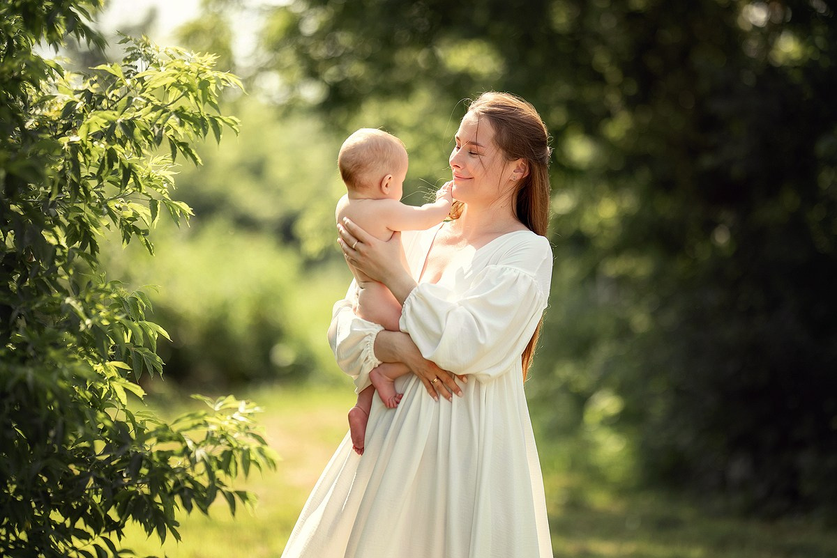 Фотосессия материнства на природе. Tatyana Nadezhdina Family photographer