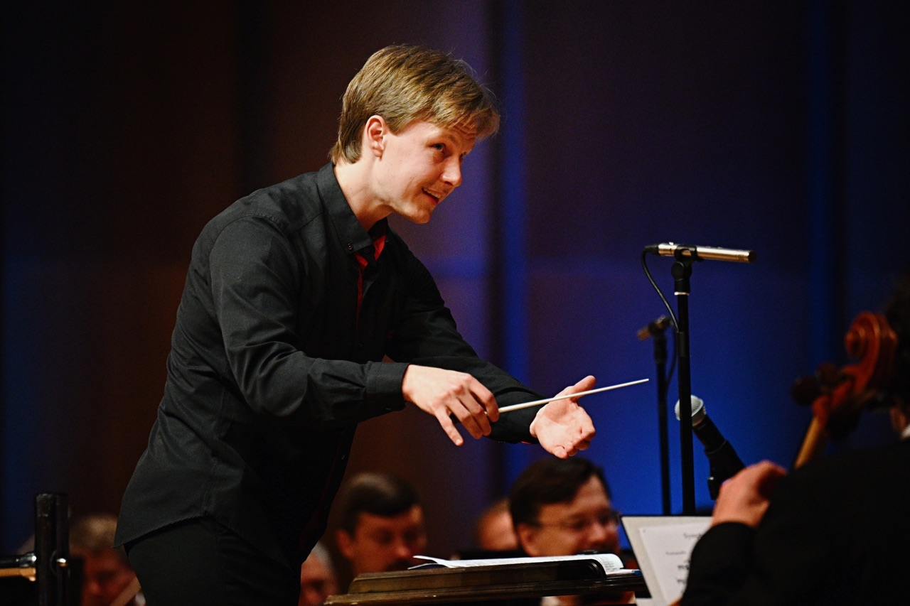 Академический Симфонический оркестр Московской филармонии в Красноярске. Дирижер Андрей Колясников