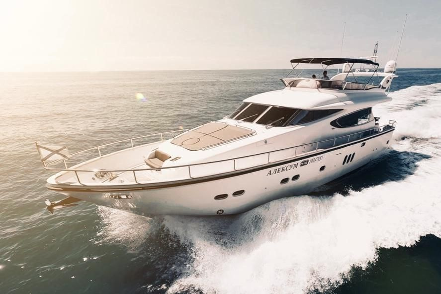 Яхта Алексум Аренда Яхты в Сочи Яхтанаморе YACHTNAMORE YACHTANAMORE