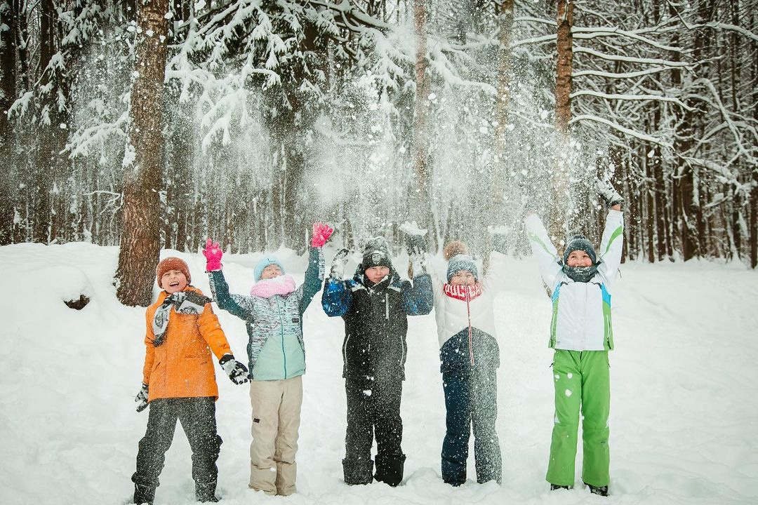 Цена на выпускные альбомы 4 класса. Выпускной альбом в Москве и Домодедово Вышка Школьный фотограф