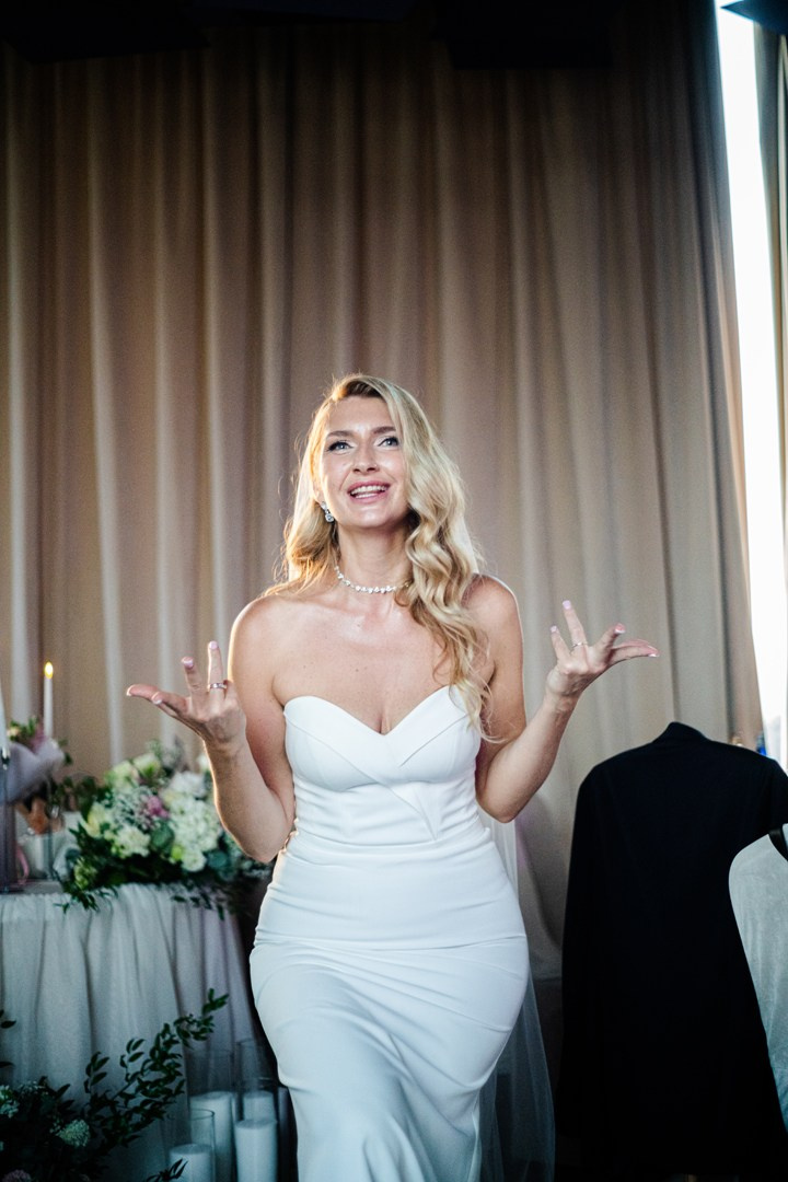 Свадебная фотосъемка в кабриолете в Москве. Жуков Илья свадебный фотограф в Москве