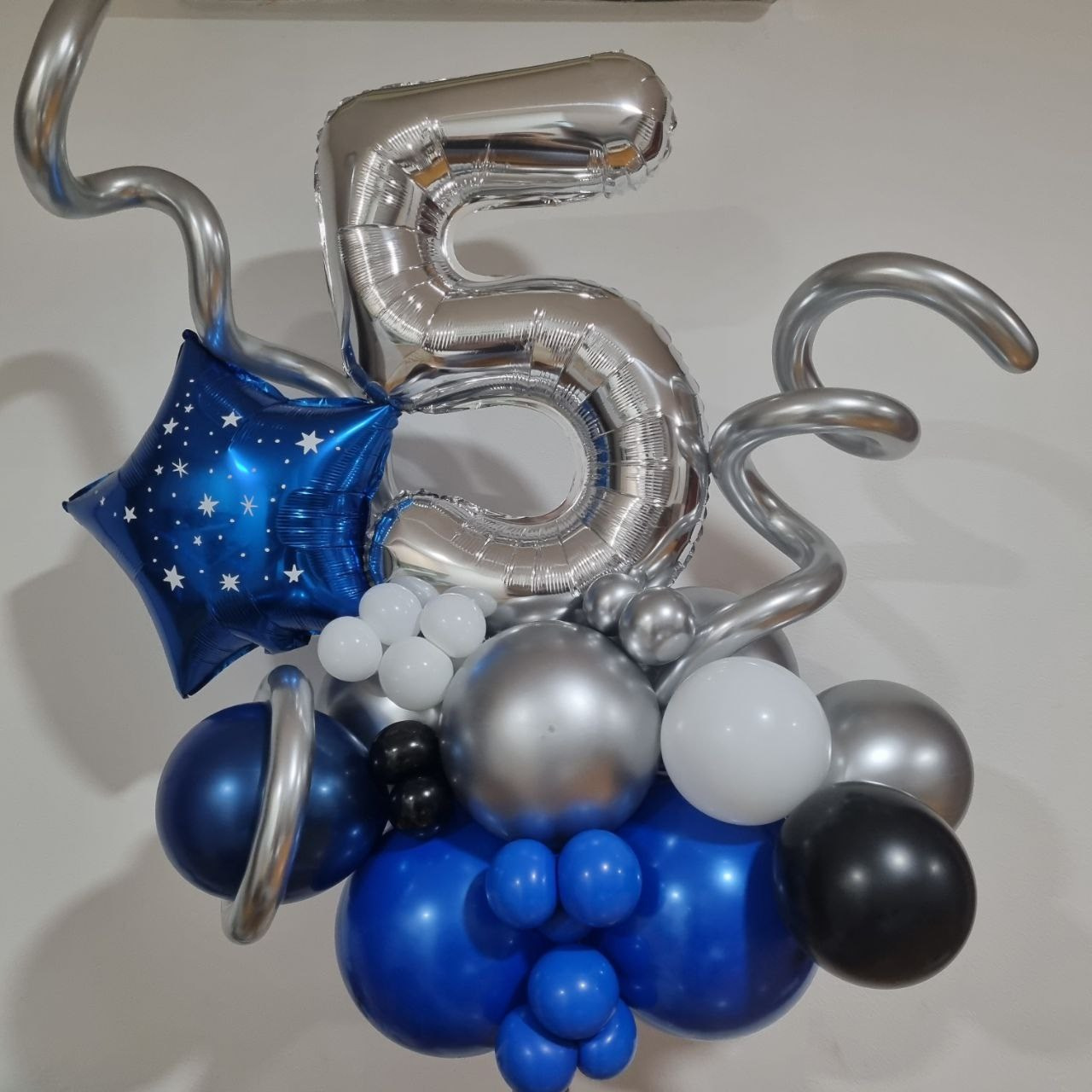 Композиции напольные. Шары с гелием, фотозоны Нови Сад Белград. Balone i dekoracije od balona Novi Sad Beograd