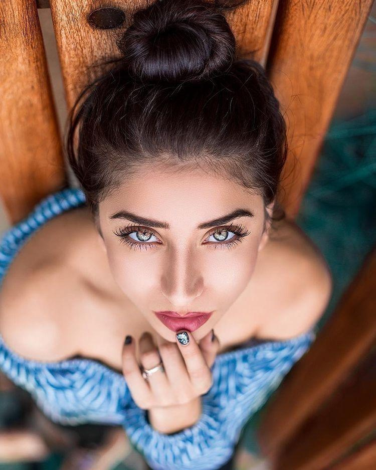 Референсы: прогулка — женский портрет. Креатор Ольга Яш