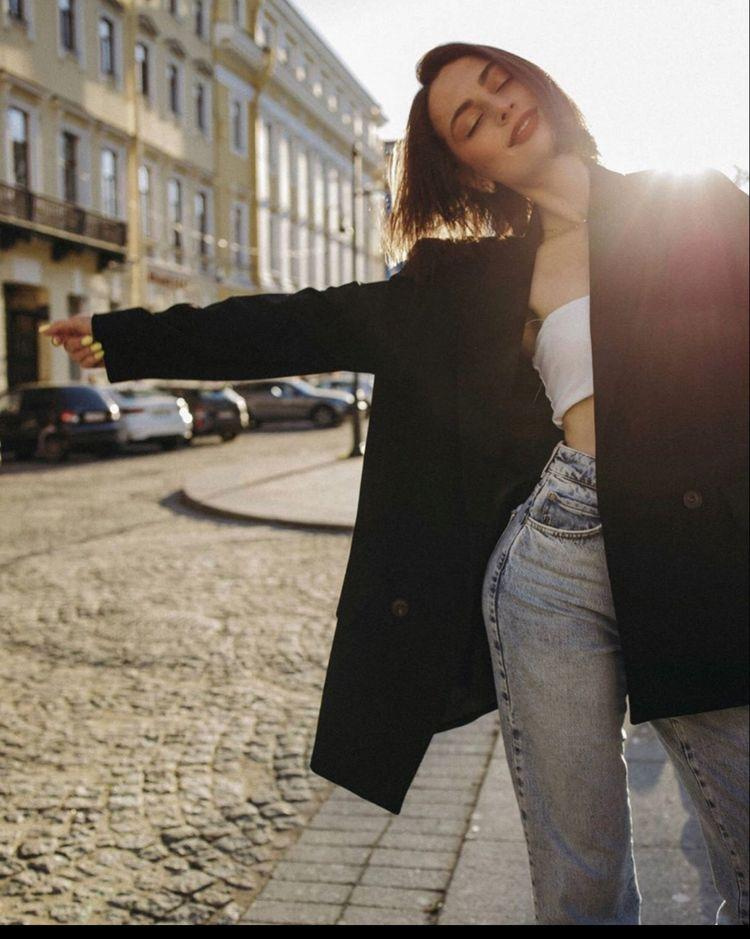 Референсы: прогулка — женский портрет. Креатор Ольга Яш