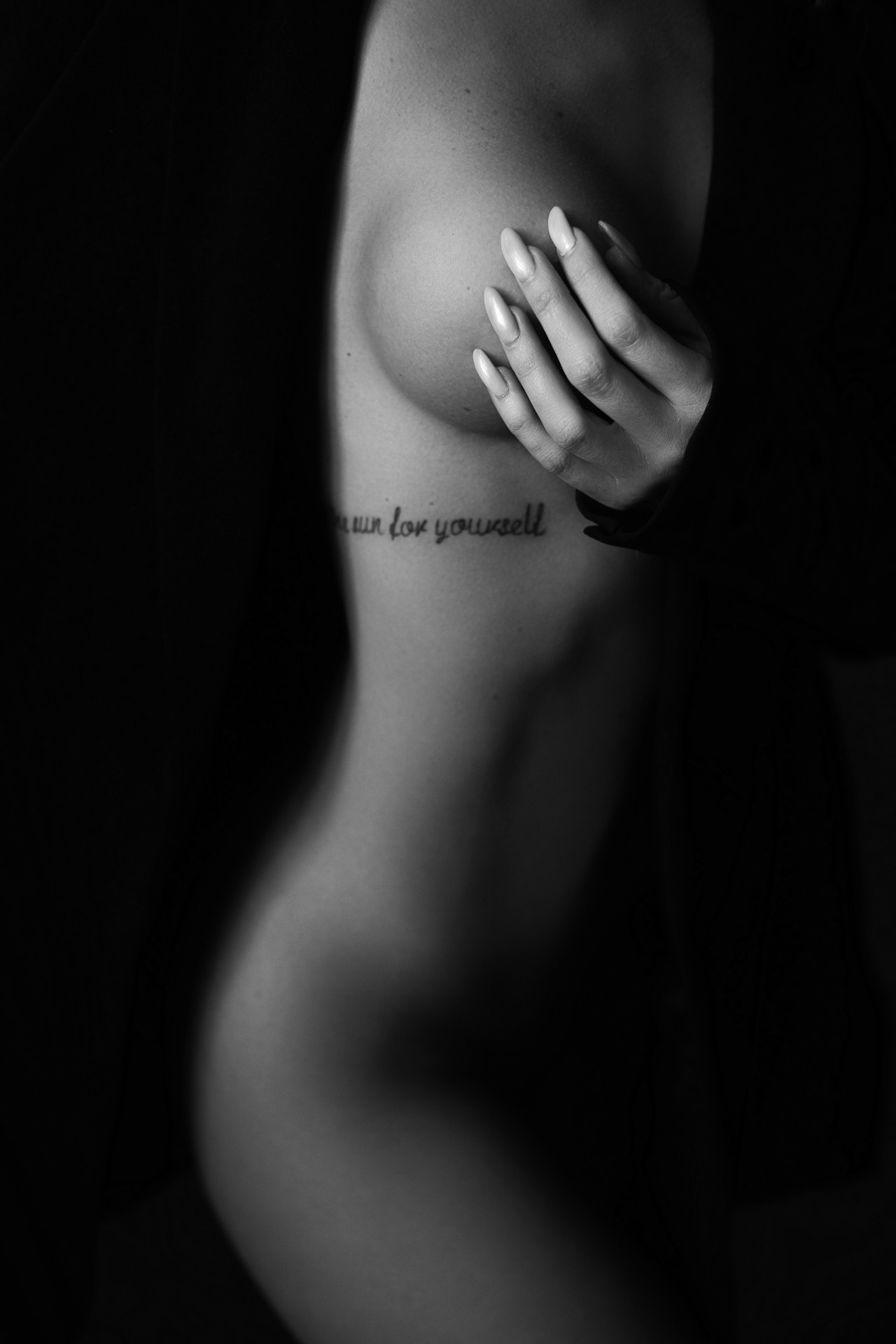 Черно-белая будуарная фотосессия. Профессиональный фотограф Анастасия Кохно