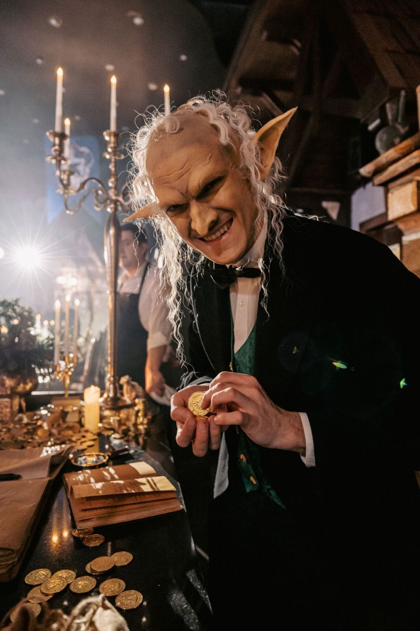 Ведущий + диджей + 1 из 8 моих услуг в подарок!