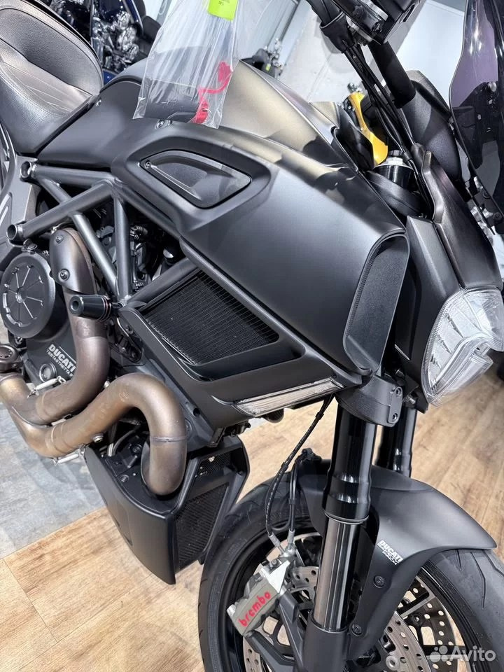 Купить 2015 Ducati Diavel (Dark Stealth) — подробнее на сайте. Hello Davidson, Москва. Только хорошие мотоциклы…